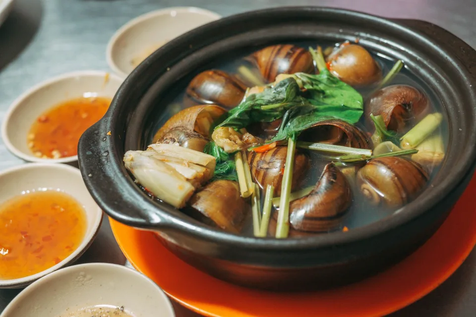 Bàn ăn tại Huỳnh Hải Thạch